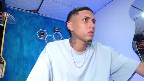 Snapshot of liiaam_lee_ chatting on 01-30-25, 04:24 Daniel online show from 01-30-25, 04:24