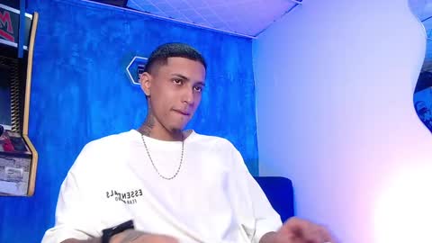 Snapshot of liiaam_lee_ chatting on 02-13-25, 01:37 Daniel online show from 02-13-25, 01:37