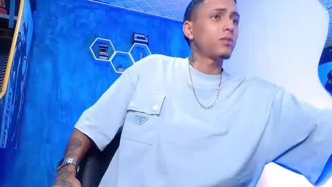 Snapshot of liiaam_lee_ chatting on 02-25-25, 01:28 Daniel online show from 02-25-25, 01:28