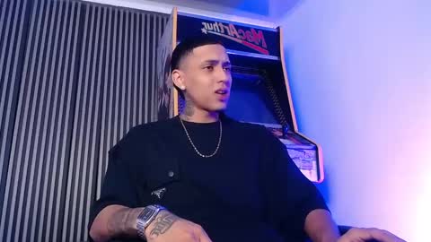 Snapshot of liiaam_lee_ chatting on 03-02-25, 01:27 Daniel online show from 03-02-25, 01:27