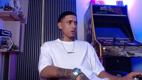 Snapshot of liiaam_lee_ chatting on 03-04-25, 05:03 Daniel online show from 03-04-25, 05:03