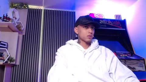 Snapshot of liiaam_lee_ chatting on 03-08-25, 01:14 Daniel online show from 03-08-25, 01:14