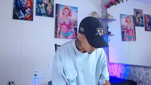 Snapshot of liiaam_lee_ chatting on 09-16-25, 03:35 Daniel online show from 09-16-25, 03:35