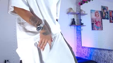 Snapshot of liiaam_lee_ chatting on 09-18-25, 02:08 Daniel online show from 09-18-25, 02:08