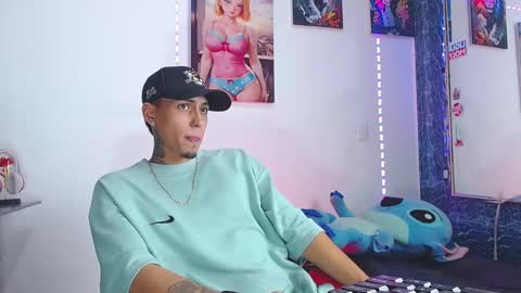 Snapshot of liiaam_lee_ chatting on 11-06-25, 10:43 Daniel online show from 11-06-25, 10:43