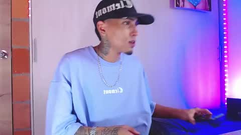 Snapshot of liiaam_lee_ chatting on 11-22-25, 04:06 Daniel online show from 11-22-25, 04:06