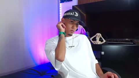 Snapshot of liiaam_lee_ chatting on 12-03-25, 11:47 Daniel online show from 12-03-25, 11:47