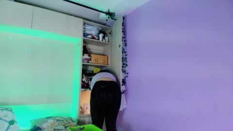         online show from 09-10-25, 11:43