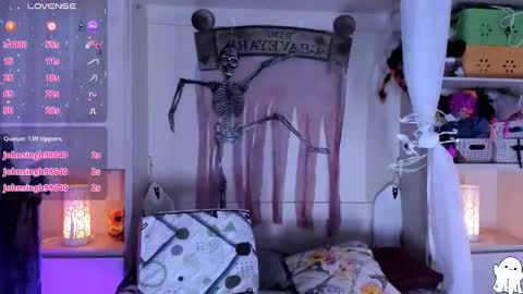         online show from 10-23-25, 11:42