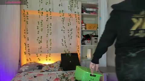         online show from 03-18-26, 11:35