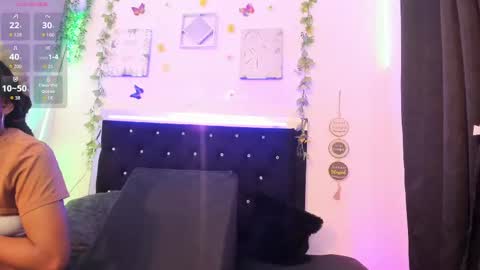 liilly_taylor1 online show from 09-08-25, 11:04
