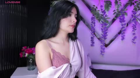 Snapshot of liinzy_rouse chatting on 03-18-26, 03:37 Brittany online show from 03-18-26, 03:37