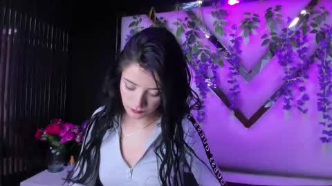 Snapshot of liinzy_rouse chatting on 04-06-26, 03:24 Brittany online show from 04-06-26, 03:24