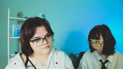 Snapshot of lika_pop chatting on 12-02-25, 07:42 lika_pop online show from 12-02-25, 07:42