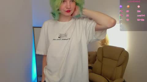 Snapshot of lika_sky chatting on 05-18-26, 06:08 lika_sky online show from 05-18-26, 06:08