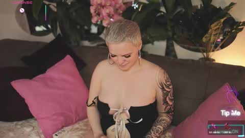 likaaberry online show from 10-18-25, 05:43