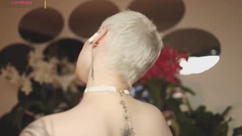 likaaberry online show from 10-23-25, 03:50