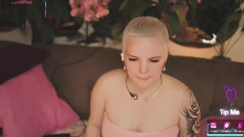 likaaberry online show from 10-24-25, 03:47