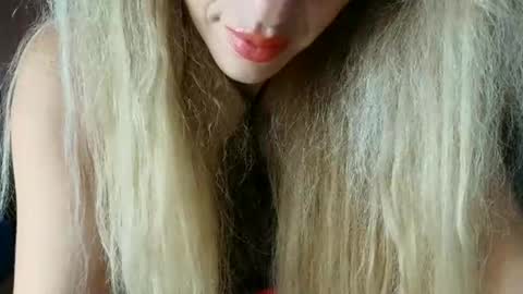 Mia                   Onlyfans link -  online show from 03-02-26, 07:59