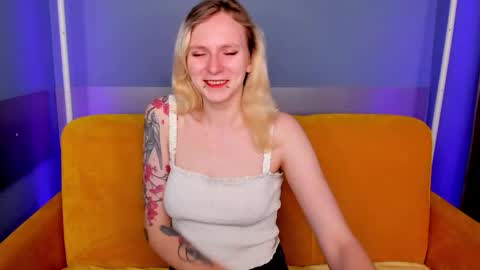 Snapshot of likilip chatting on 11-12-25, 01:17 likilip online show from 11-12-25, 01:17