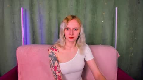 Snapshot of likilip chatting on 12-22-25, 01:13 likilip online show from 12-22-25, 01:13