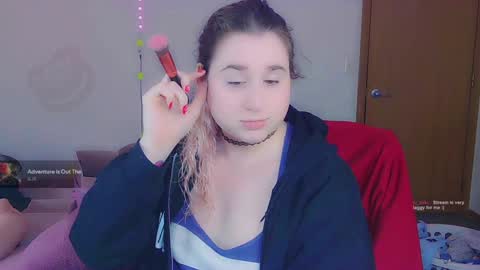 Snapshot of lil_alison_heart chatting on 12-27-24, 02:43 Lil Alison Heart online show from 12-27-24, 02:43