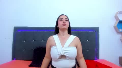Snapshot of lil_aurora_ chatting on 07-10-26, 01:36 Lil Auroa online show from 07-10-26, 01:36