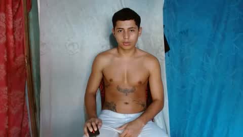 Snapshot of lil_condor_baby chatting on 09-22-25, 09:39 lil_condor_baby online show from 09-22-25, 09:39