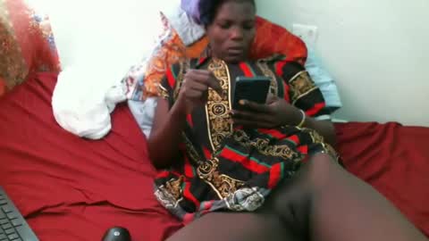 Snapshot of lil_donna chatting on 02-23-25, 08:39 lil_donna online show from 02-23-25, 08:39