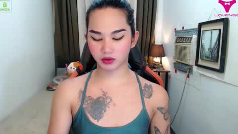 LILY online show from 11-12-25, 08:37