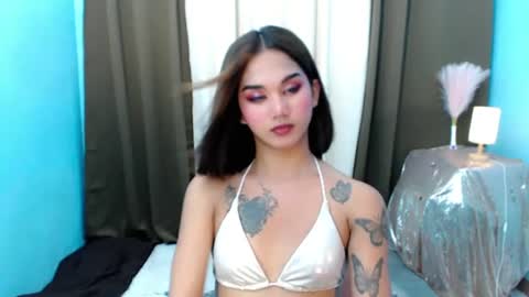 Snapshot of lil_fantacy chatting on 06-11-26, 04:38 LILY online show from 06-11-26, 04:38