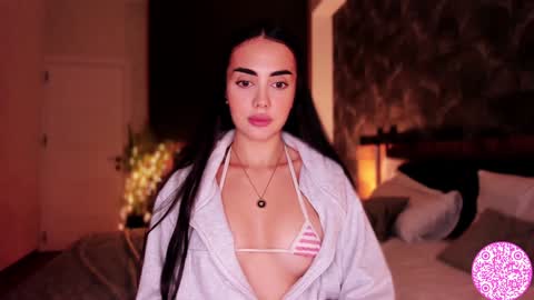 Snapshot of lil_gabbyg chatting on 12-14-24, 03:51 Gabriela online show from 12-14-24, 03:51