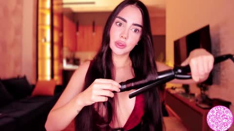 Snapshot of lil_gabbyg chatting on 12-27-24, 03:42 Gabriela online show from 12-27-24, 03:42