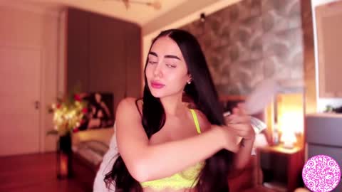 Snapshot of lil_gabbyg chatting on 12-29-24, 08:11 Gabriela online show from 12-29-24, 08:11