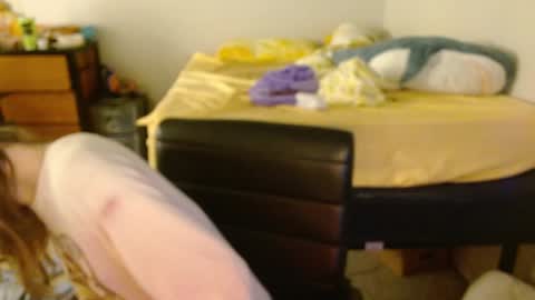 Snapshot of lil_gem chatting on 12-24-24, 10:39 lil gemmie online show from 12-24-24, 10:39