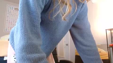 Snapshot of lil_gem chatting on 01-06-25, 08:07 lil gemmie online show from 01-06-25, 08:07