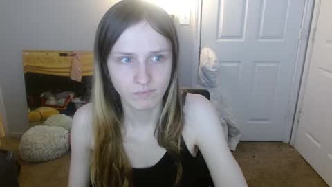 Snapshot of lil_gem chatting on 01-08-25, 06:52 lil gemmie online show from 01-08-25, 06:52