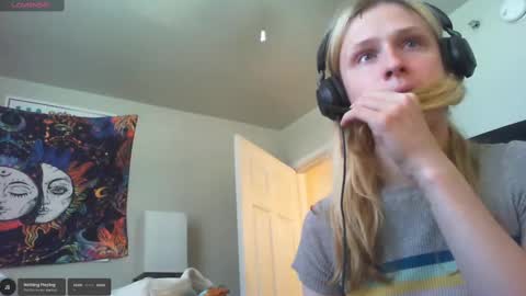 Snapshot of lil_gem chatting on 09-16-25, 05:58 lil gemmie online show from 09-16-25, 05:58