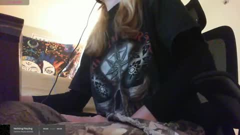 Snapshot of lil_gem chatting on 09-21-25, 11:17 lil gemmie online show from 09-21-25, 11:17