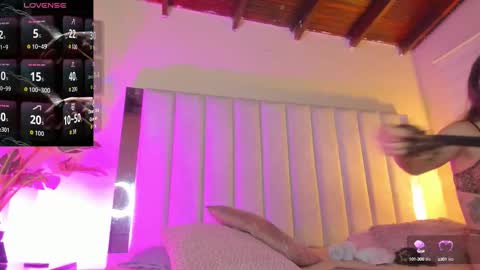 Snapshot of lil_hanna18 chatting on 10-02-25, 11:50 Hanna online show from 10-02-25, 11:50