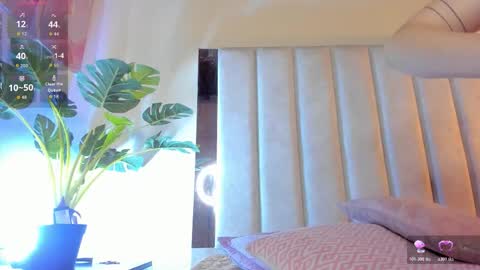 Snapshot of lil_hanna18 chatting on 10-29-25, 08:10 Hanna online show from 10-29-25, 08:10