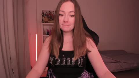 Snapshot of lil_happiness chatting on 02-04-25, 06:06 for free registration 3 online show from 02-04-25, 06:06