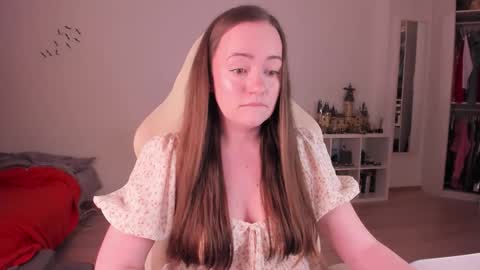 Snapshot of lil_happiness chatting on 11-12-25, 06:08 for free registration 3 online show from 11-12-25, 06:08