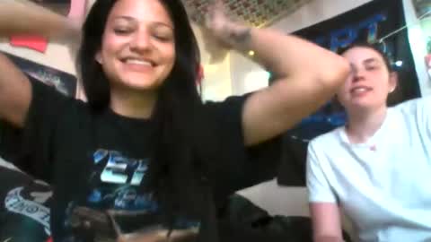 Snapshot of lil_luluvert chatting on 06-09-26, 04:24 lil_luluvert online show from 06-09-26, 04:24