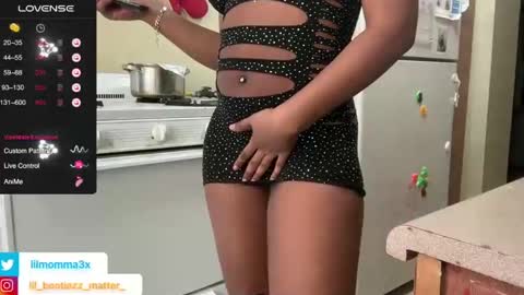 Snapshot of lil_momma422 chatting on 01-30-25, 02:58 MOMMA LUV online show from 01-30-25, 02:58