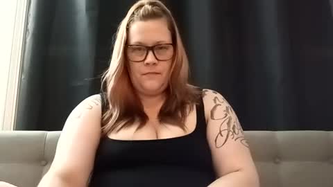 lil_nelli8 online show from 10-04-25, 06:44