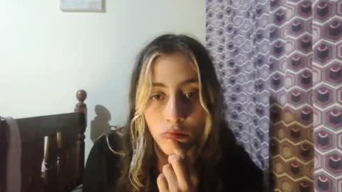 Snapshot of lila_herz chatting on 04-19-26, 03:50 Ren online show from 04-19-26, 03:50