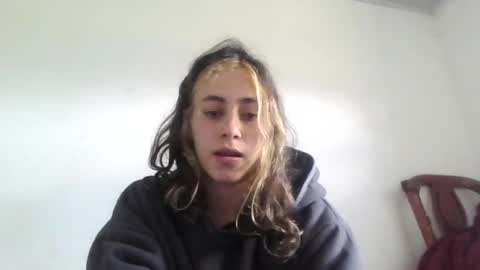 Snapshot of lila_herz chatting on 05-10-26, 03:28 Ren online show from 05-10-26, 03:28