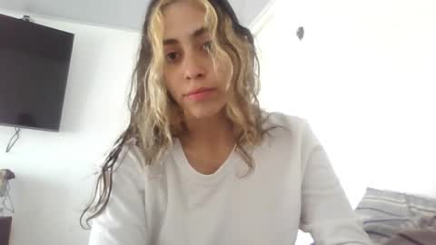 Snapshot of lila_herz chatting on 05-18-26, 05:08 Ren online show from 05-18-26, 05:08