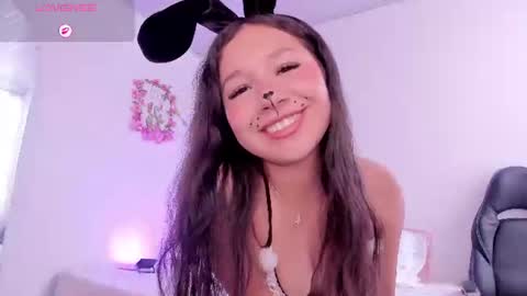 Snapshot of lila_sweet18 chatting on 07-18-26, 08:34 LILA online show from 07-18-26, 08:34